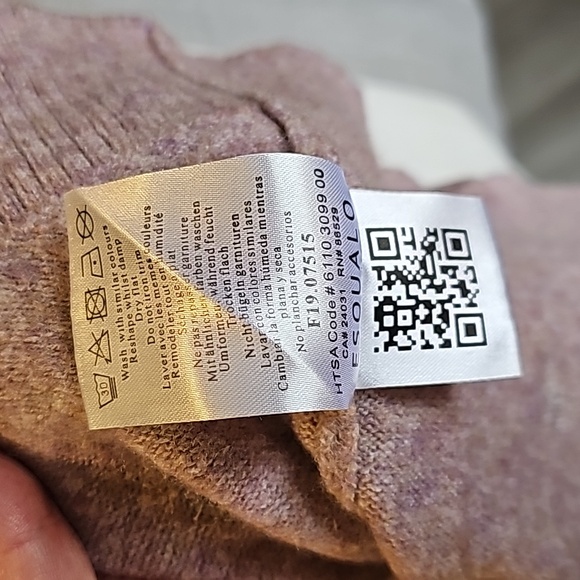 Esqualo Heart Sweater - Picture 4 of 5